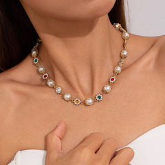 Colored diamond set imitation pearl necklace